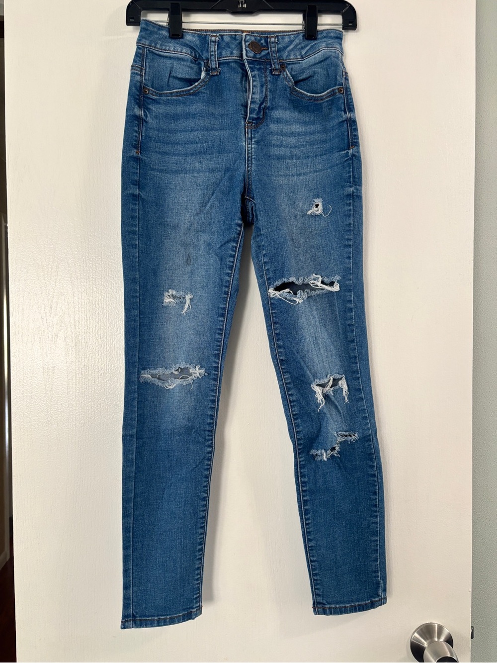 SO High-Rise Distressed Women’s Skinny Jeans/jeggings - Blue size 3